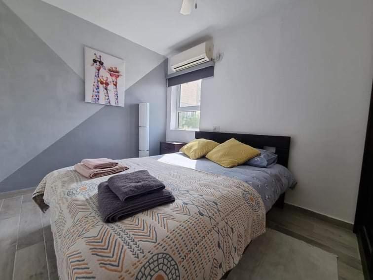 On The Edge Of A Crater Apartment Mitzpe Ramon Exterior photo